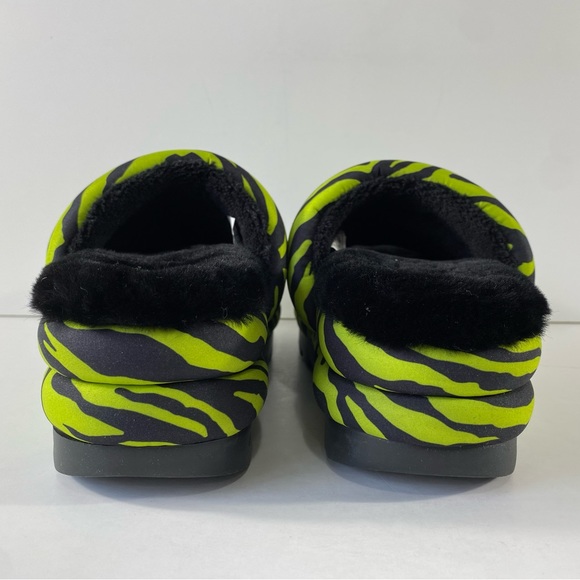 UGG Australia Maxi Slide Tiger Print Slide Sandal - Picture 3 of 8